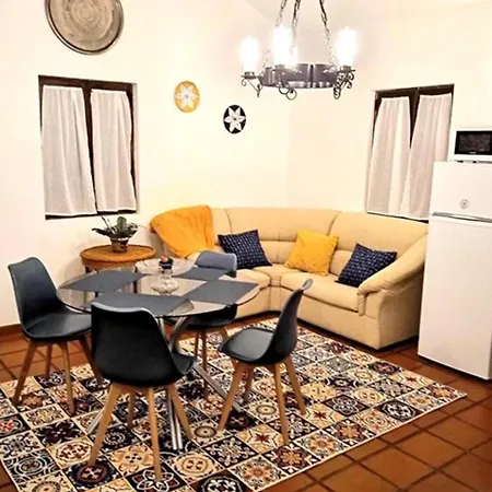 Predio Do Castelo Holiday home *