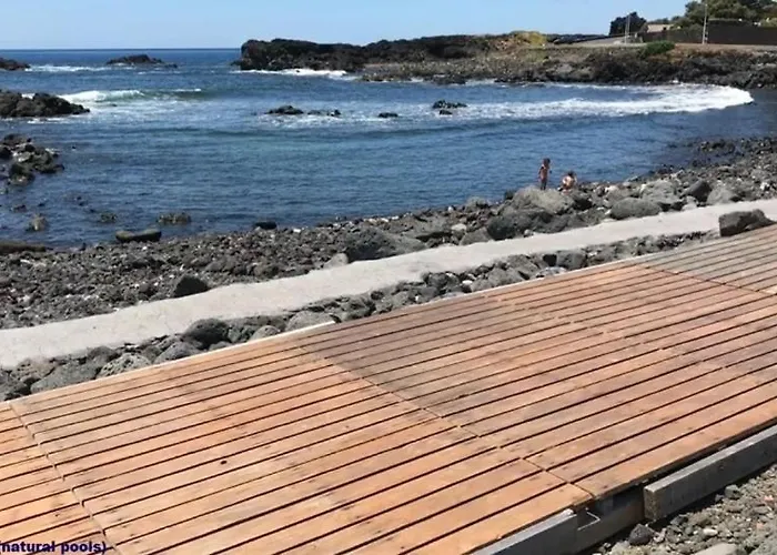 Predio Do Castelo Caloura