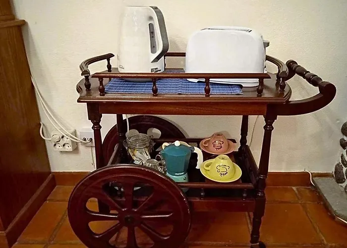 Predio Do Castelo * Caloura