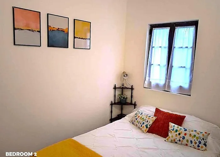 Predio Do Castelo Caloura